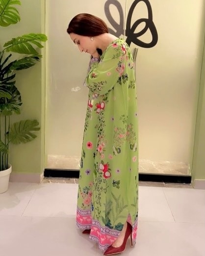 Women's Green Median Silk Crepe Floral Print Kaftan