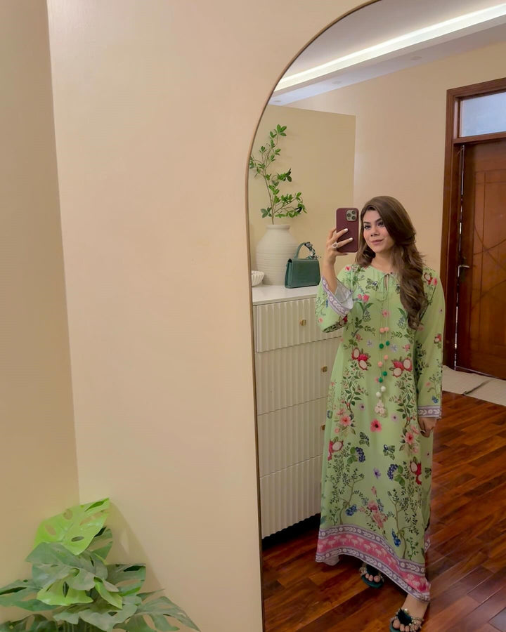 Women's Green Median Silk Crepe Floral Print Kaftan