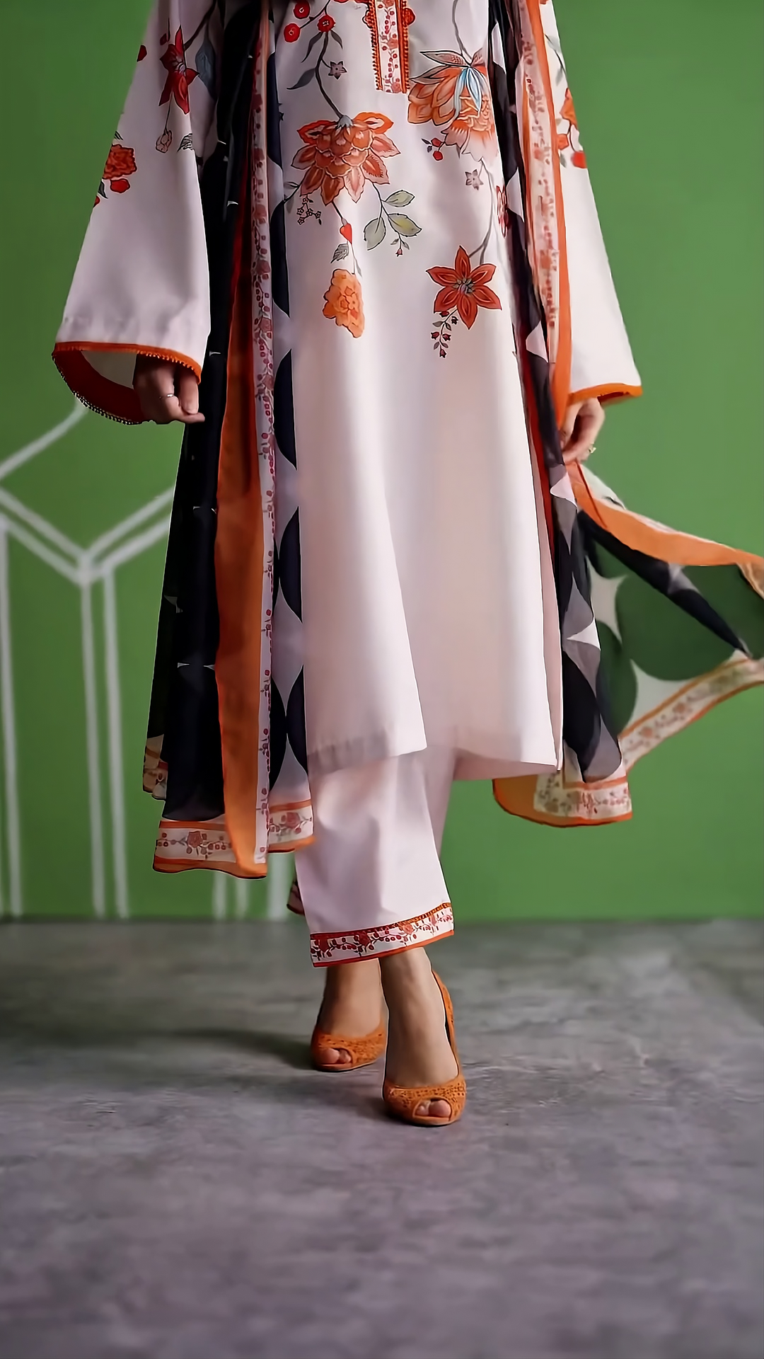 Women's Beige Premium Soft Crepe Floral Printed Kurta Set