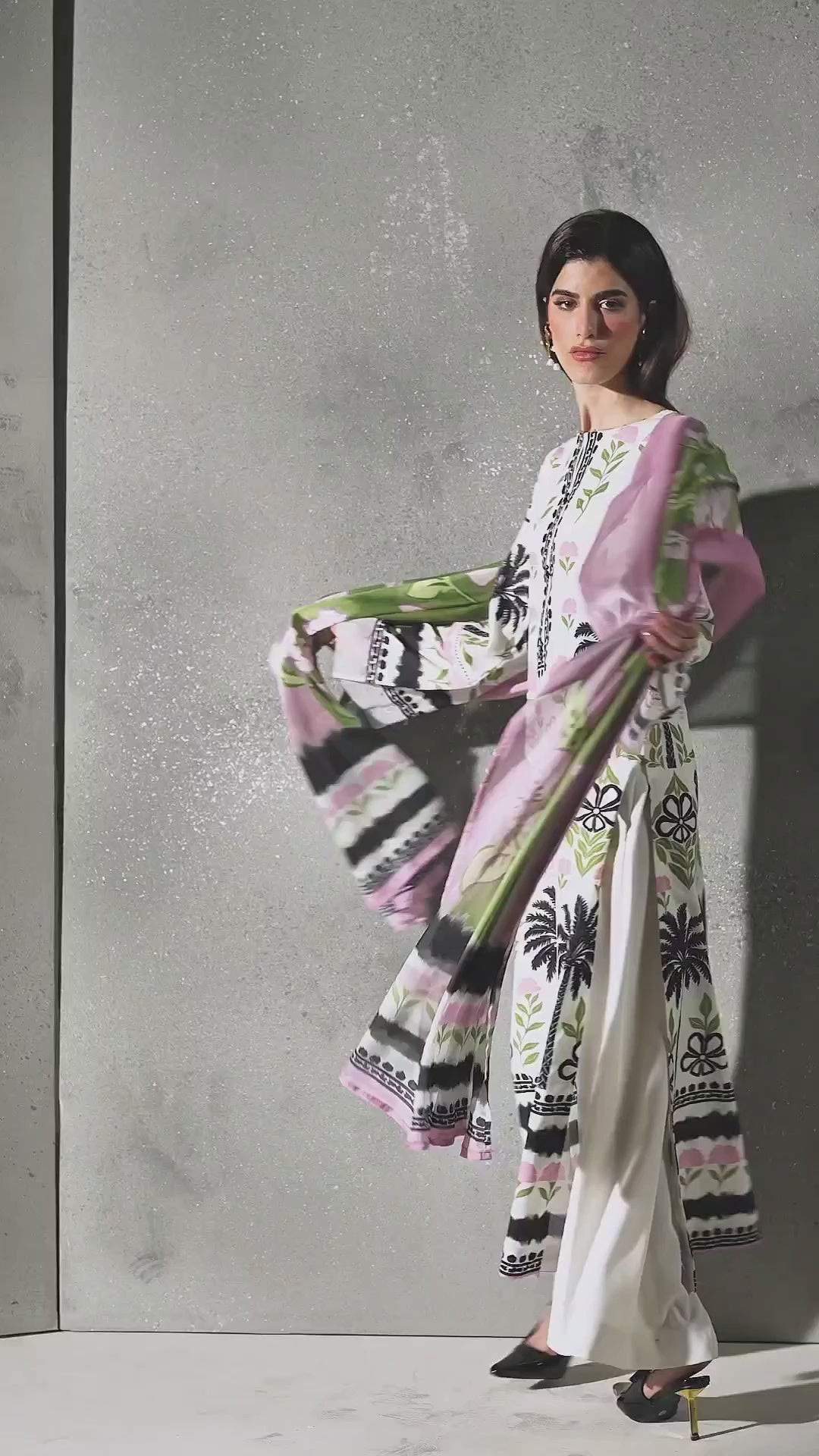 Women's White Premium Soft Crepe Floral Printed Kurta Set