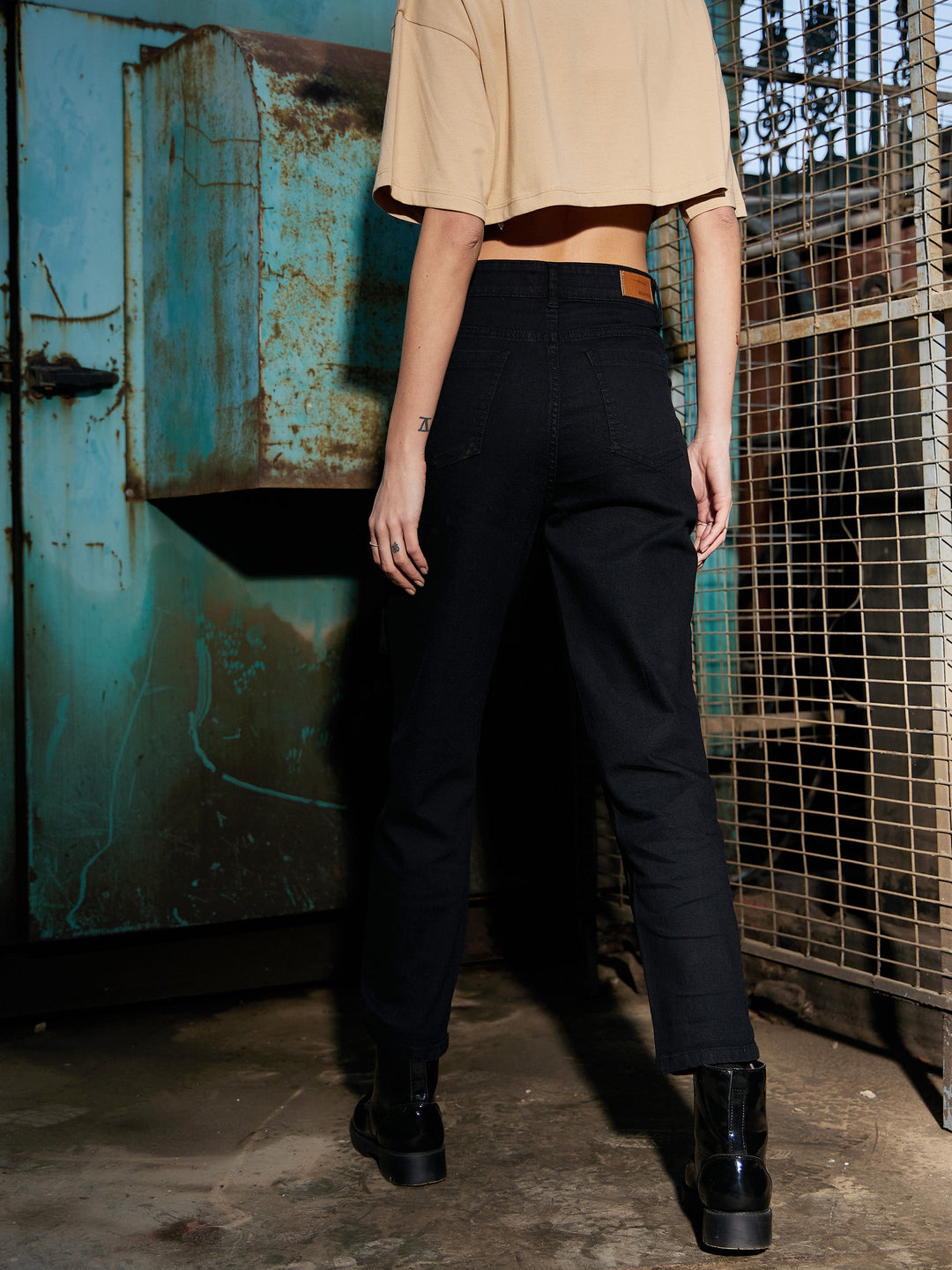 Women's Black Denim Front Patch Pocket Jeans - SASSAFRAS