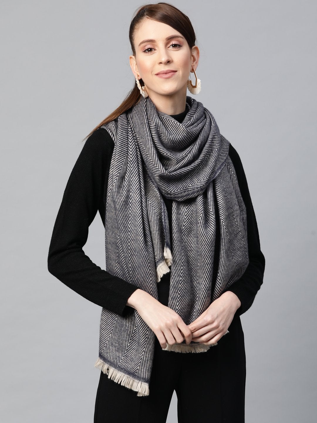 Women's Grey Cotton Acrylic Fisherman Stole - SASSAFRAS