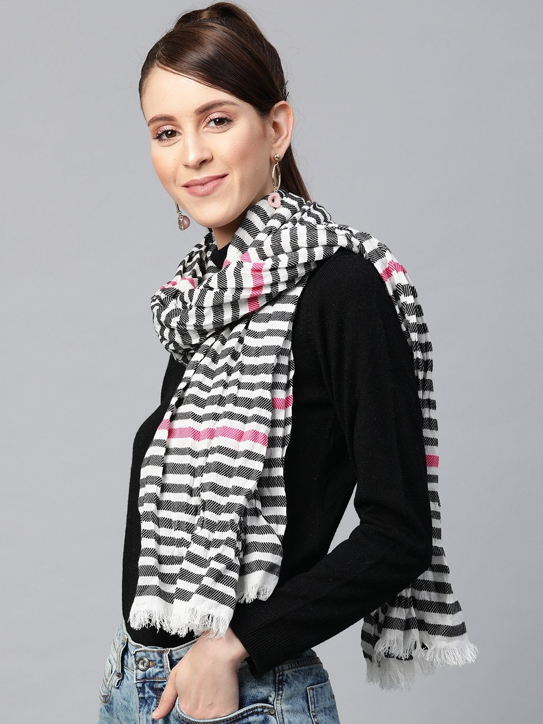 Women's Black & White Poly Wool Stole - SASSAFRAS
