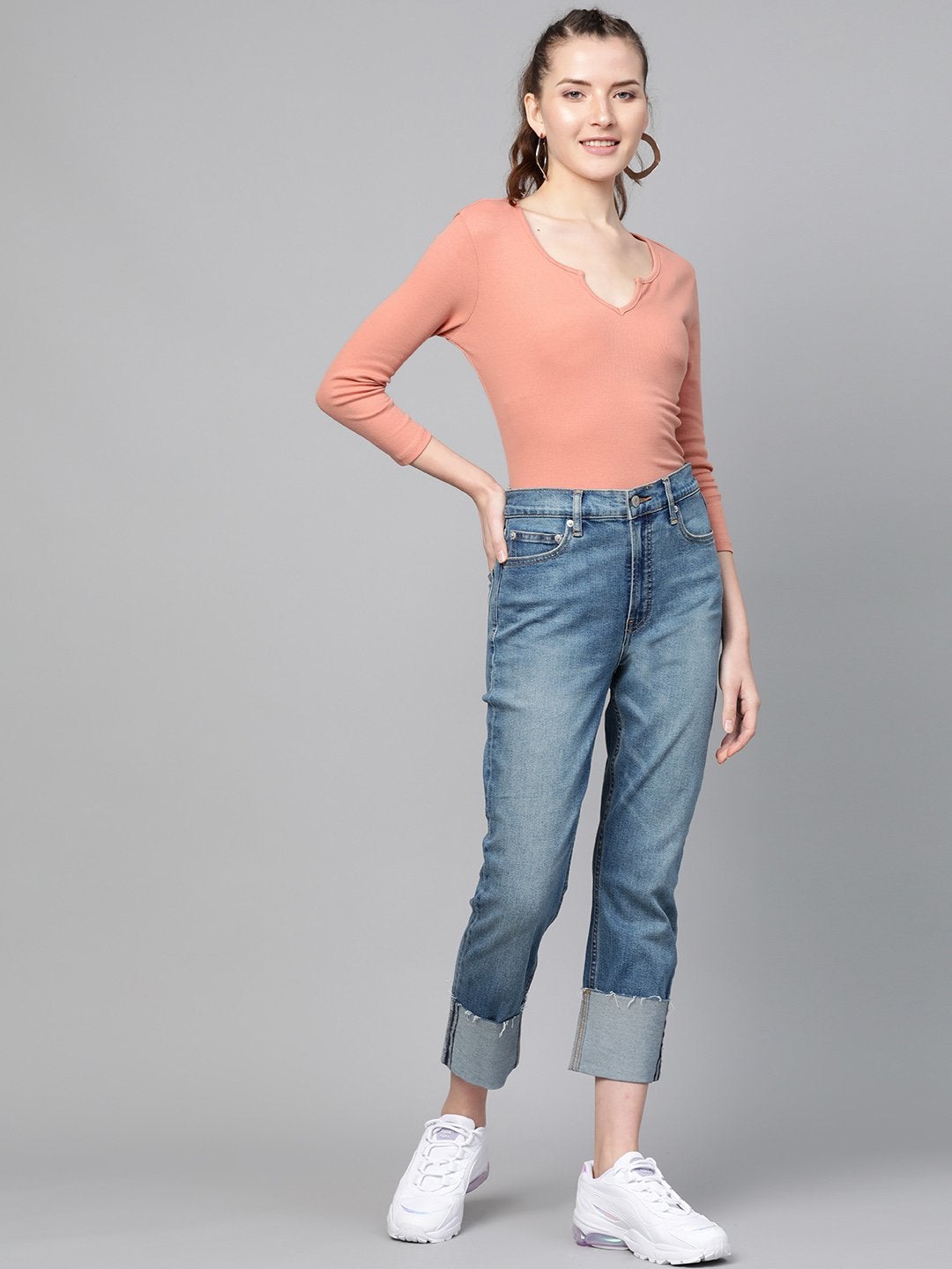 Women's Peach Rib V-Neck T-Shirt - SASSAFRAS