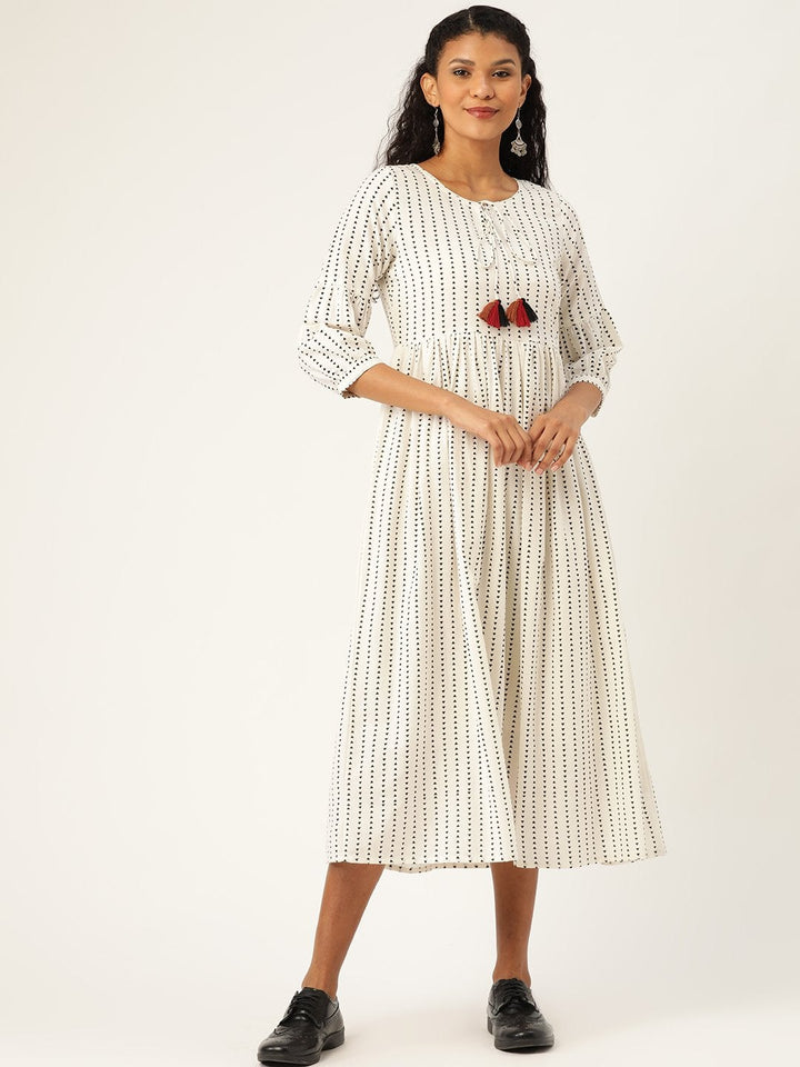 Women's Off White Geo Print Gathered Kurta Dress - SASSAFRAS