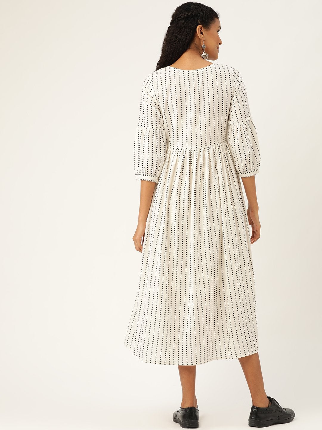 Women's Off White Geo Print Gathered Kurta Dress - SASSAFRAS