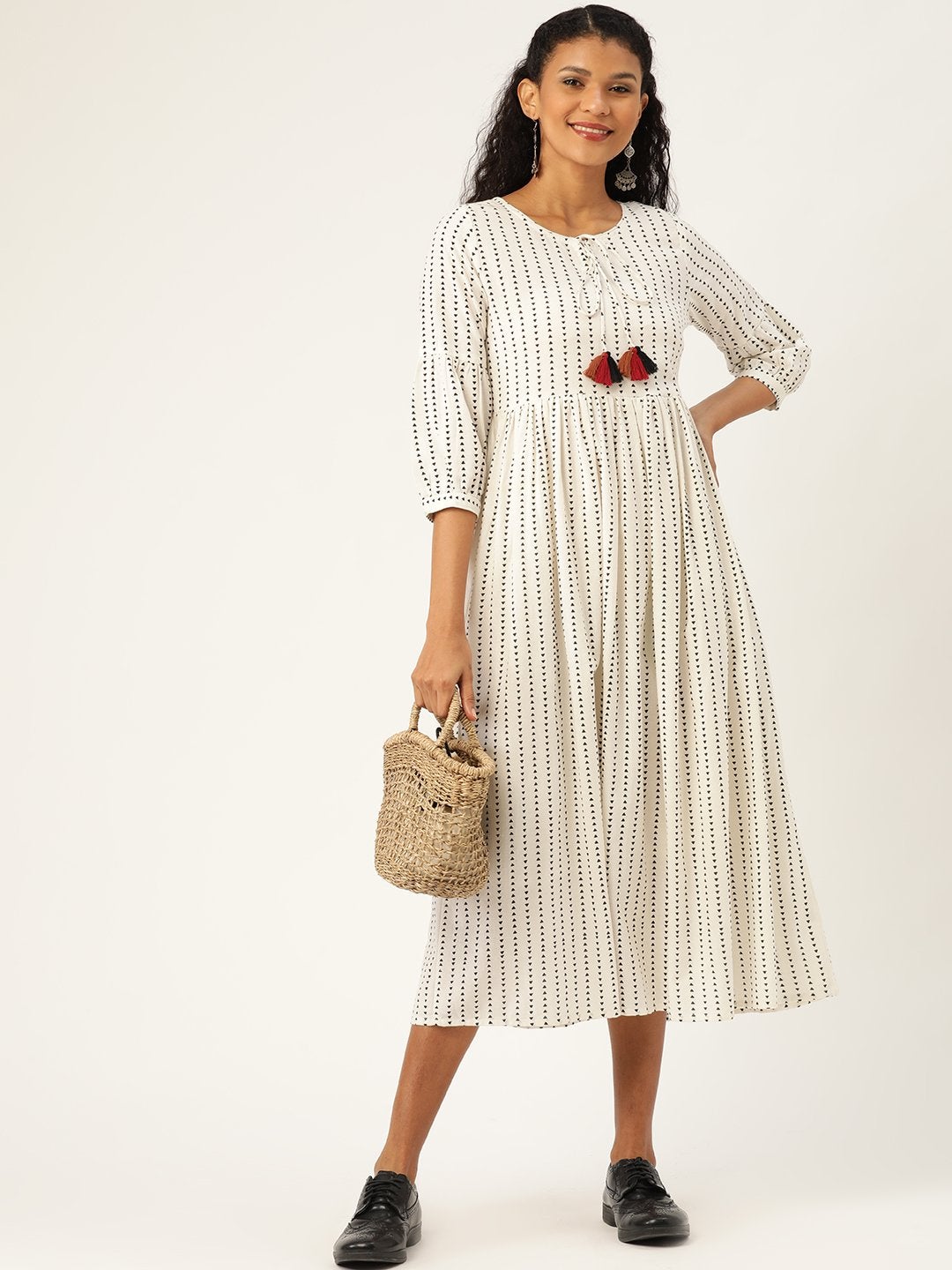 Women's Off White Geo Print Gathered Kurta Dress - SASSAFRAS