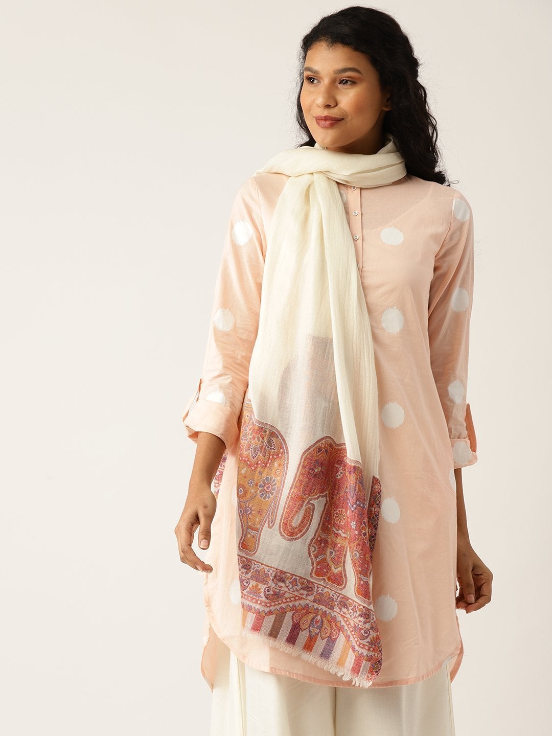 Women's Off White Fine Wool Elephant Border Stole - SASSAFRAS